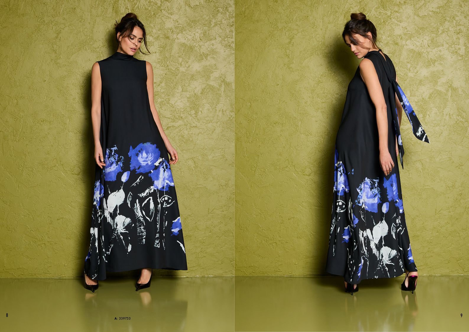 Zwei Frauen in eleganten, blauen und schwarzen floralen Maxikleidern vor gelbem Hintergrund.